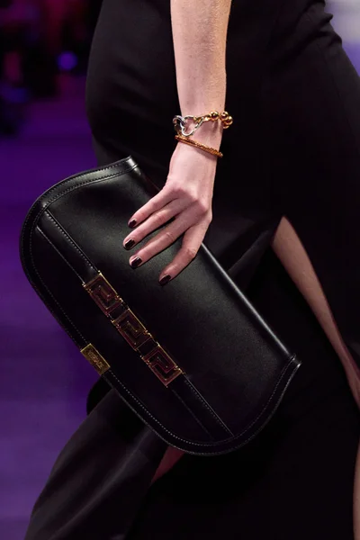 Look 37